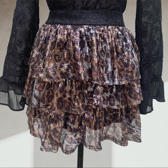 Rachael & Chloe Dresses & Skirts - Sequin leopard print skirt SMALL